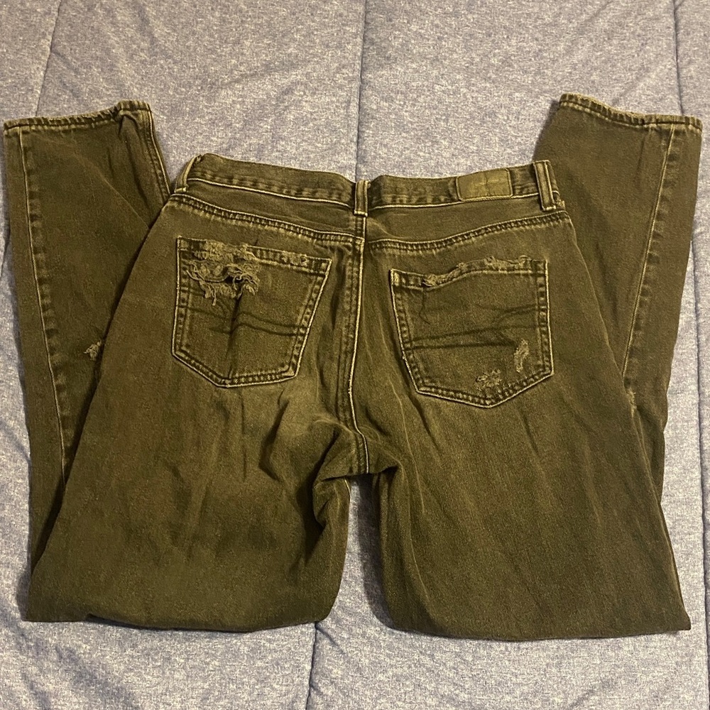 American Eagle Outfitters Black Distressed Mom Jeans - Picture 2 of 9